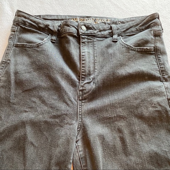 AE Super High-Rise Jeans w/ Holes in the Knees - Picture 3 of 7
